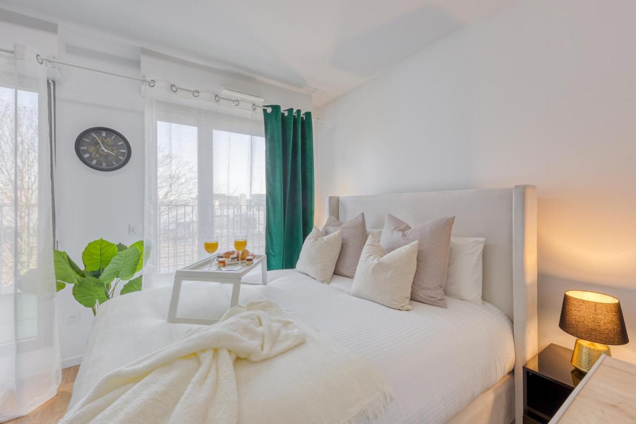 Cinema Moon Luxury - Gare 3Min - Proche Paris Apartman Massy  Kültér fotó
