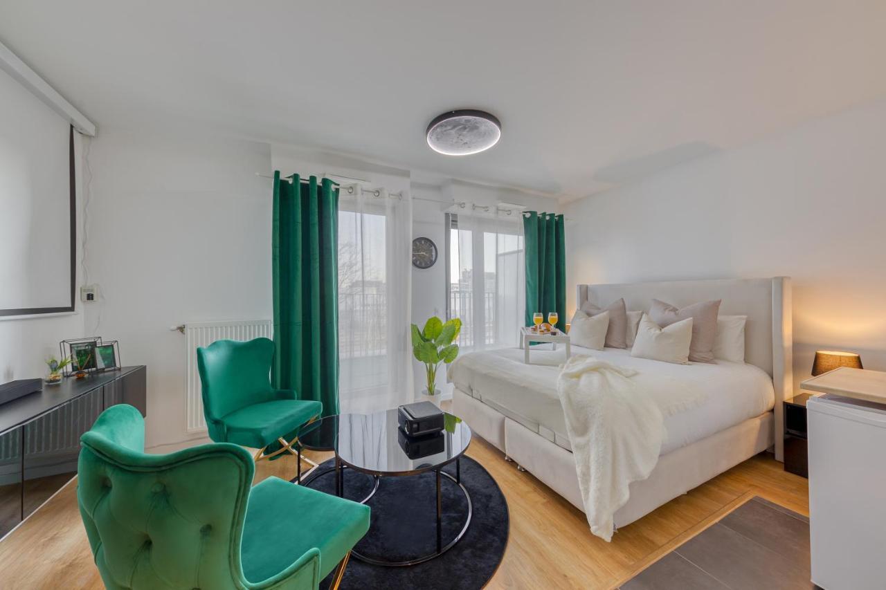 Cinema Moon Luxury - Gare 3Min - Proche Paris Apartman Massy  Kültér fotó