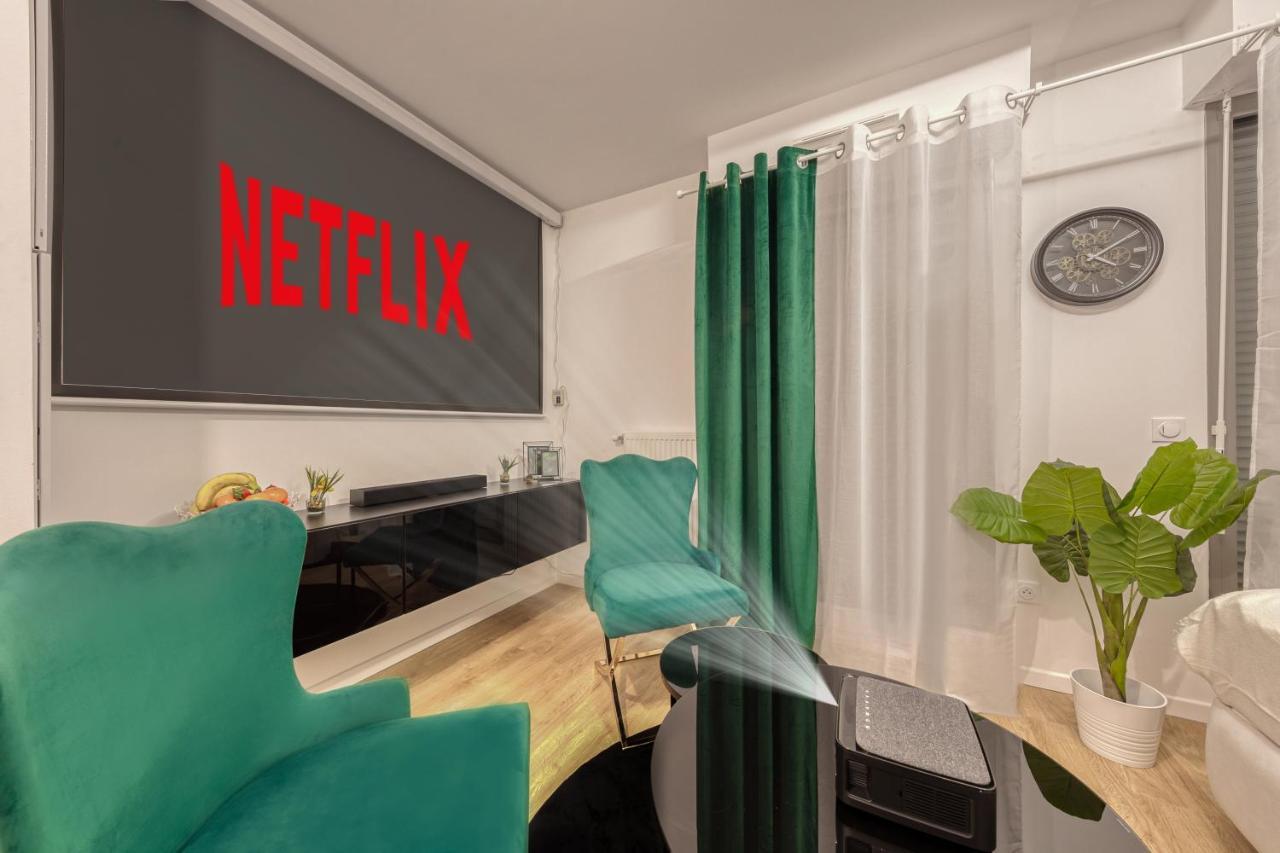 Cinema Moon Luxury - Gare 3Min - Proche Paris Apartman Massy  Kültér fotó